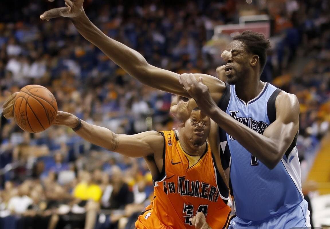 2019年NBA焦点战：森林狼vs奇才火花对决精彩回顾(图3)